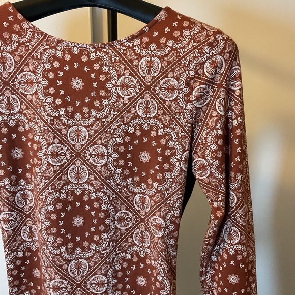 18. Neon Soul Brown Paisley Long Sleeve Open Back Bodysuit Size XL - Picture 4 of 6